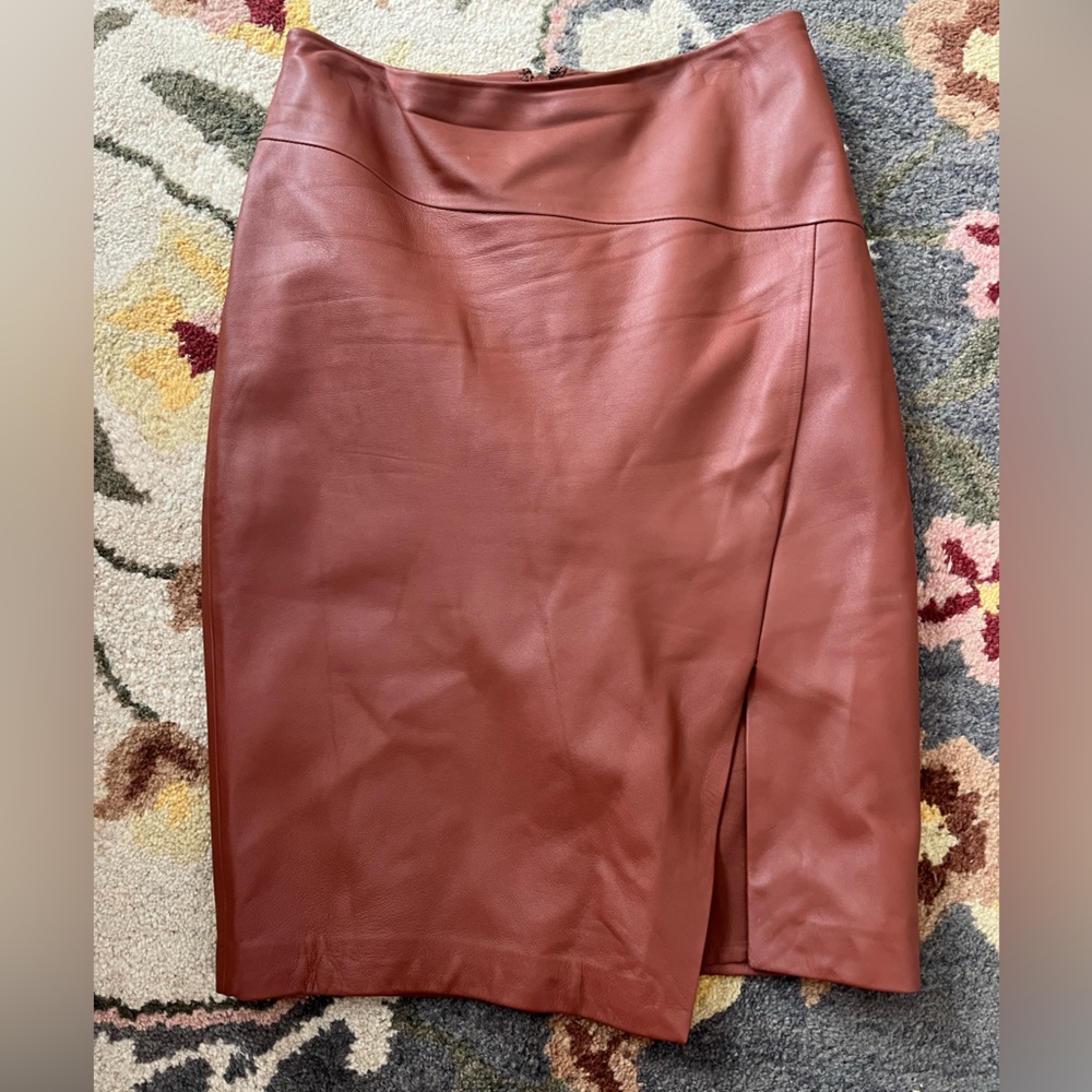 White House Black Market Skirt (size 0)